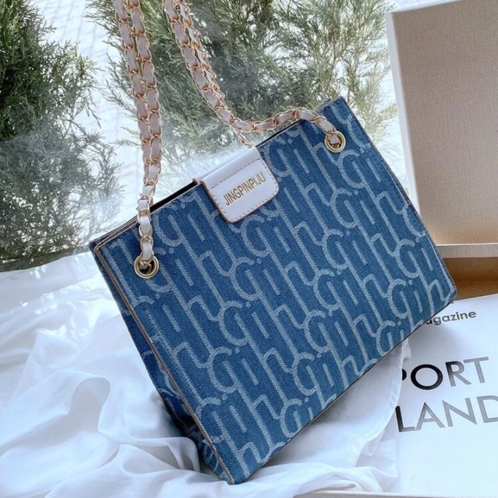 🆕 Denim Chain Purse - Picture 3 of 3